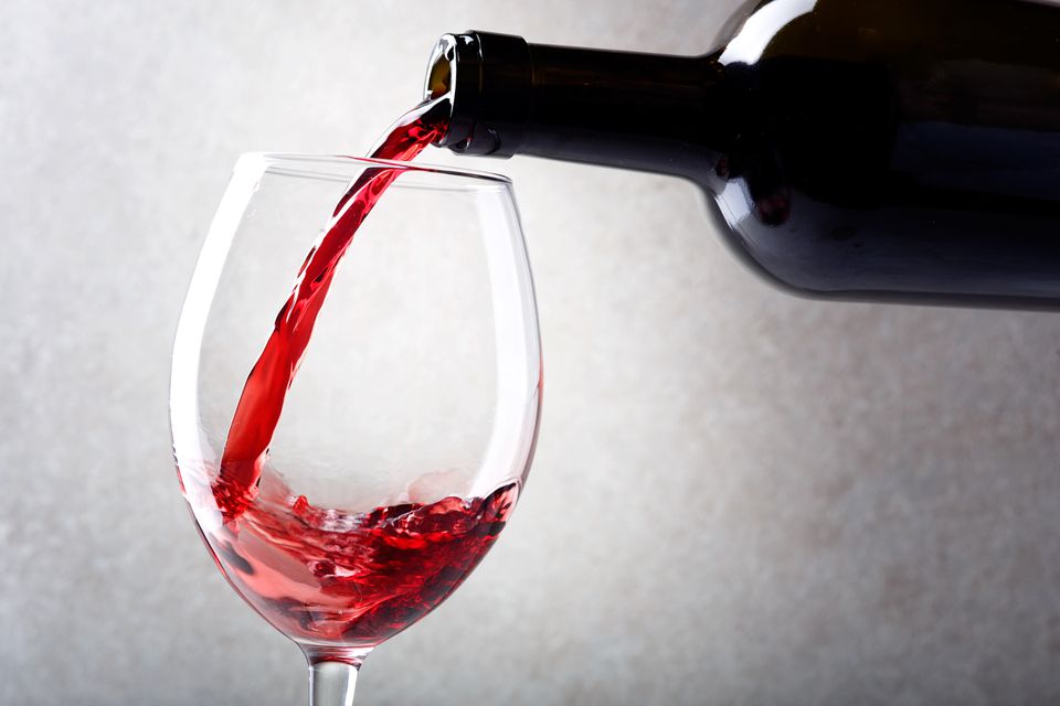 Best-foods-for-healthy-skin-Red-wine