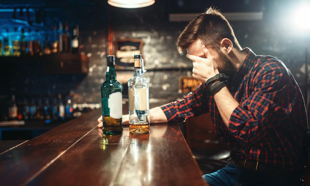 Foods-you-should-never-eat-with-drugs:-Alcohol