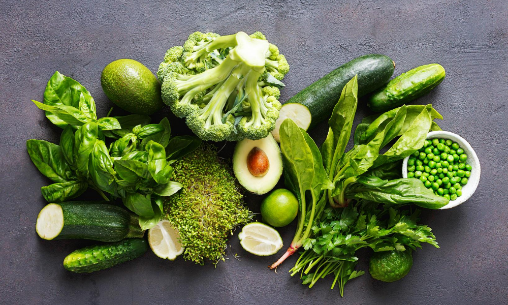 Foods-that-help-joint-pain:-Green-vegetables-and-fruits